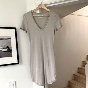 Aritzia TNA stretchy t shirt dress